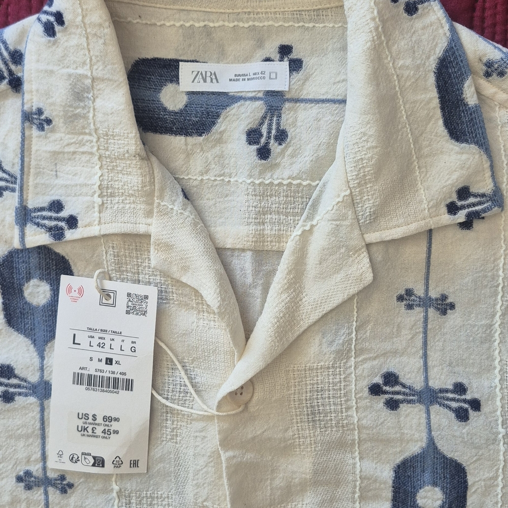 Zara Cream Short-Sleeve Button-Down Shirt with Navy Pattern - Picture 2 of 4